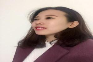 穿进末世文女配